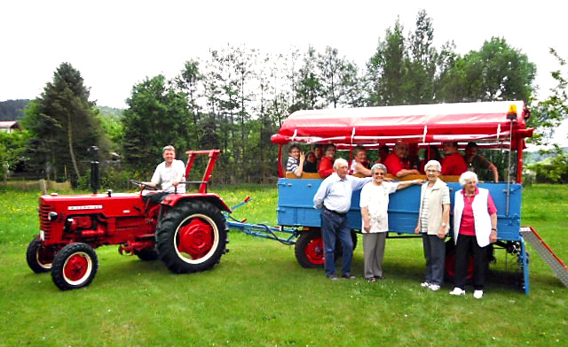 Planwagenfahrt mit dem Traktor