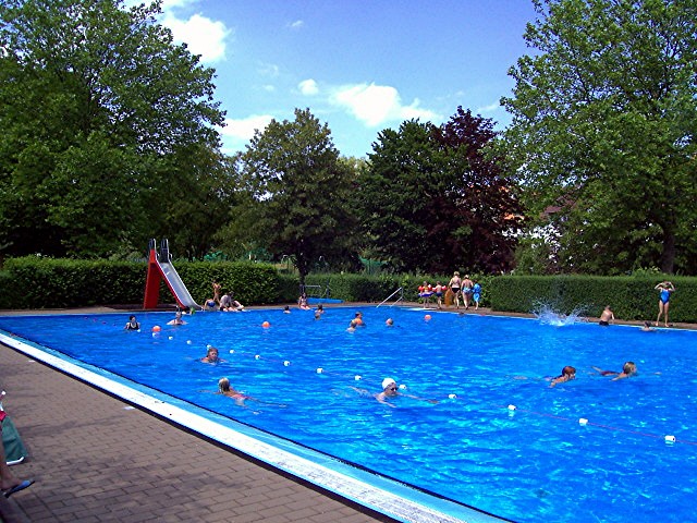 Schwimmbad der Gemeinde Grasellenbach