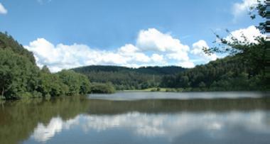 Der Marbachstausee kurz vor Erbach